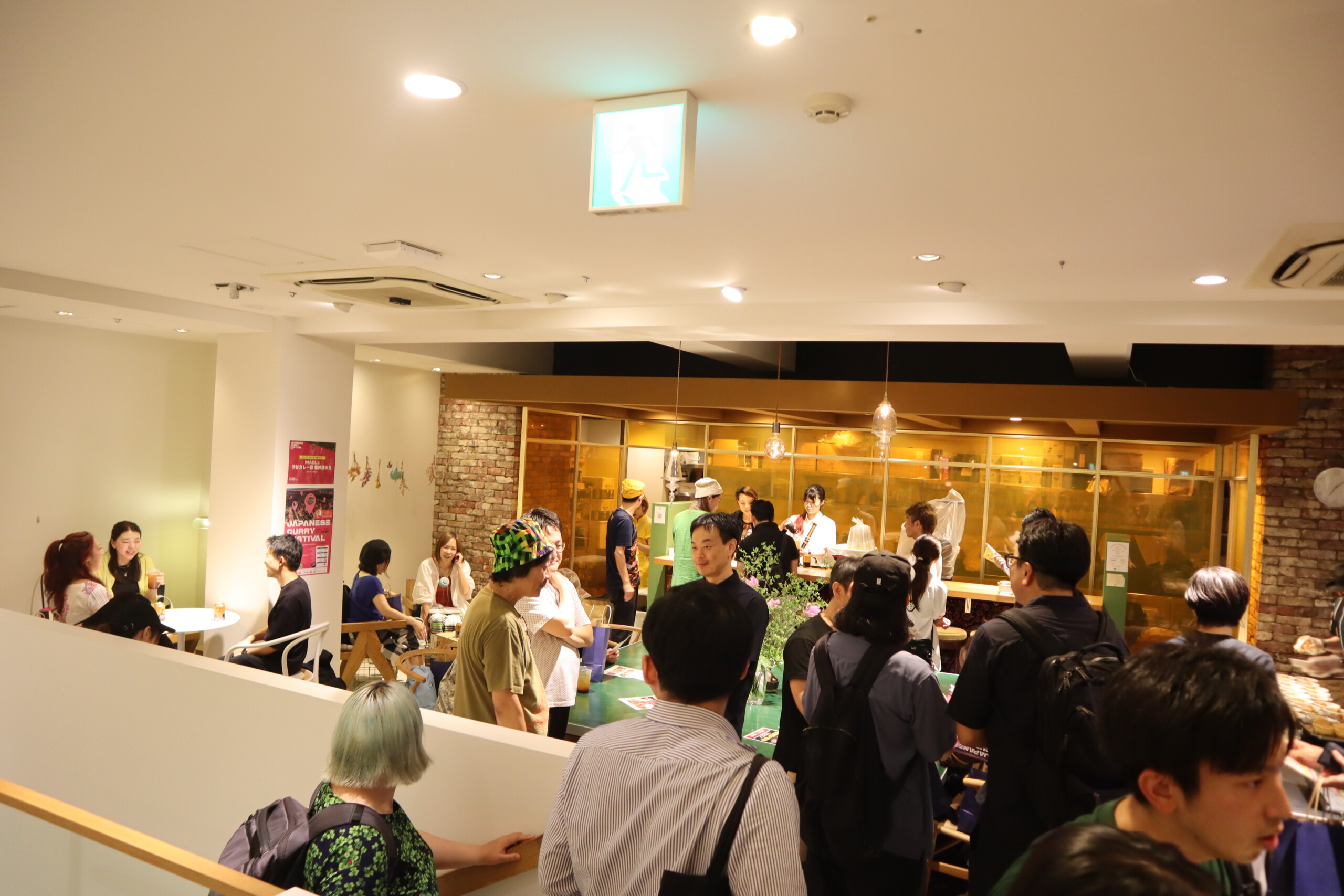 開放感のある特別なBarスペースで、おしゃれなパーティーを